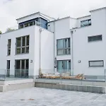 Stella Maris 1 *